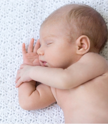 Newborn Sleep Hygiene for Parents: When to Change Bedding and Why