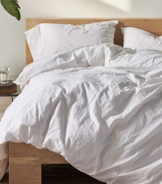 What is the difference between crinkled linen and crinkled cotton bedding?