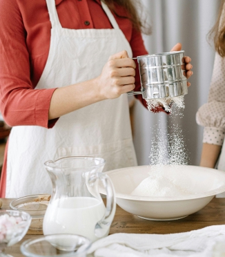 An apron is more than a kitchen accessory: why it is worth having in every home