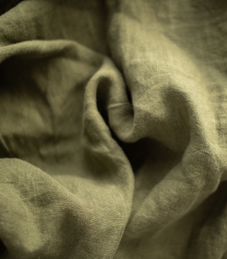 Linen in Summer: Why Does It Cool Better Than Cotton?
