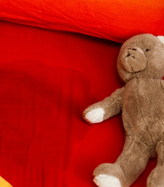 Bedwetting: when is it normal, when do you need a doctor — and how to keep the mattress undamaged