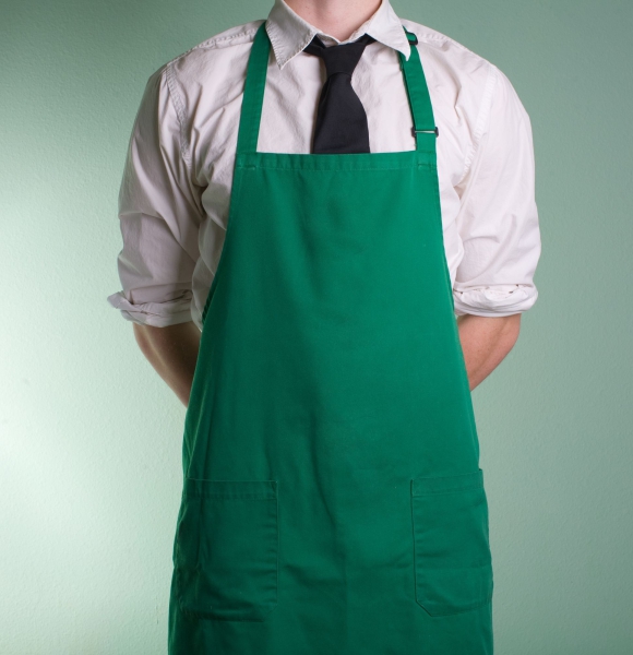How to choose the right kitchen apron? Materials, styles and practical tips