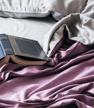 What is microfiber bedding and why is it worth choosing?