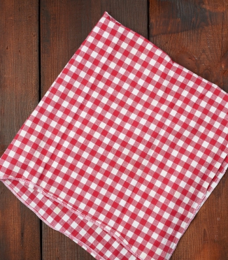 What Are the Best Kitchen Towels? Cotton vs. Microfiber Compared