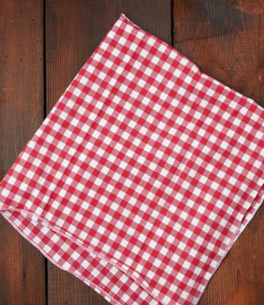 What Are the Best Kitchen Towels? Cotton vs. Microfiber Compared