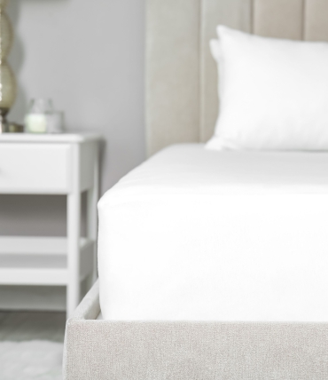 Fitted sheet vs. flat sheet: what’s the difference?