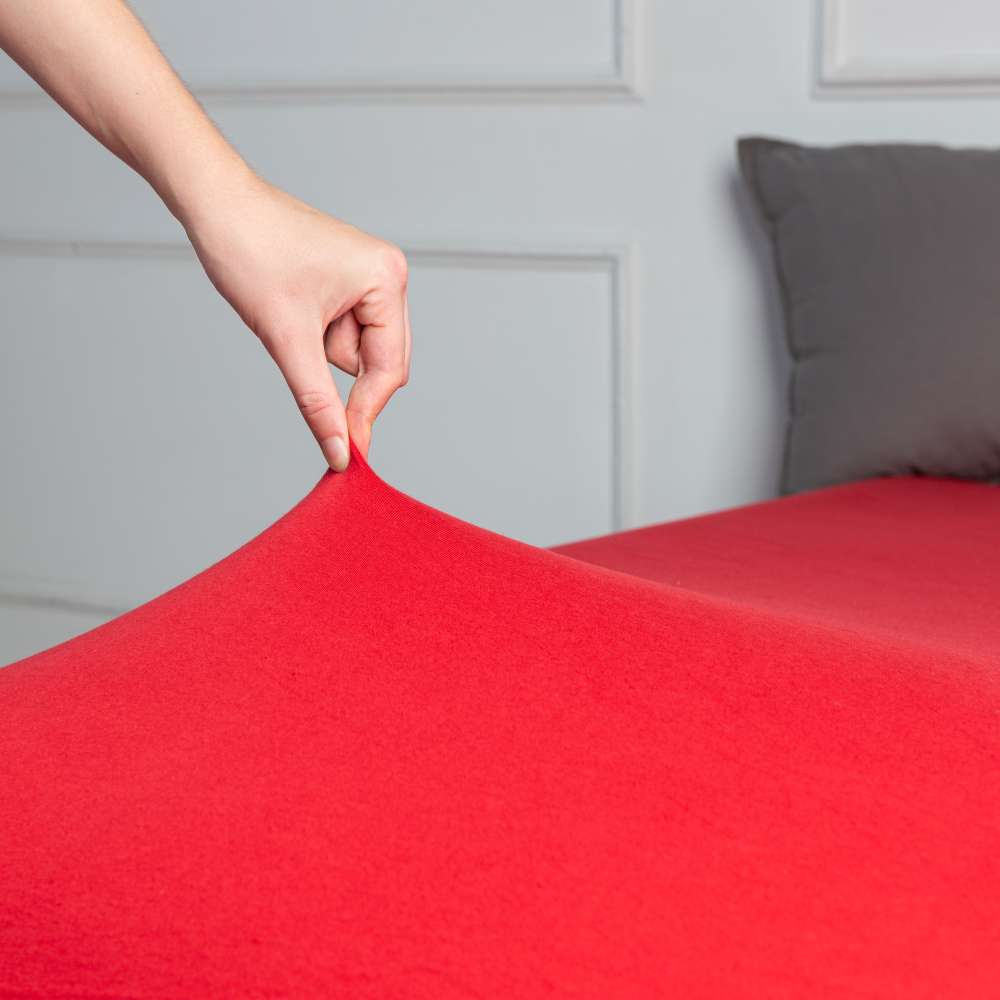 Jersey fitted sheet “Imperial”. Fitted sheets 90x200, 90x200 cm, 140x200 cm, 160x200 cm, 180x200 cm. Elastic red fitted sheet that fits snugly on the mattress.