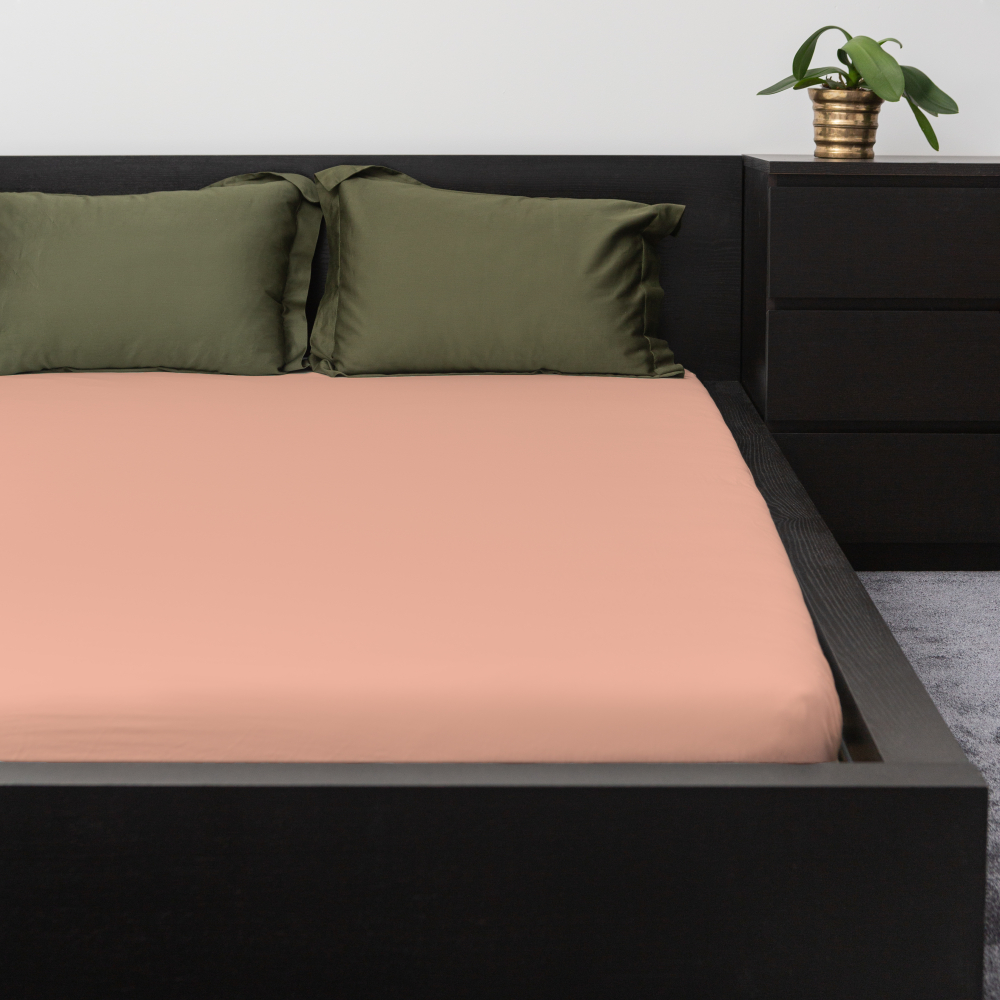 Satin Fitted Sheet „Carnation“, 160x200 cm, 180x200 cm