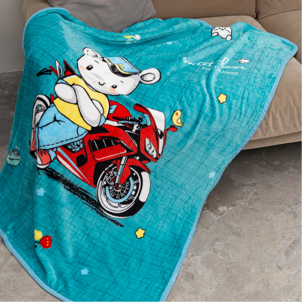 Kids’ blanket „Speed“, 100x150 cm. Blue microfiber plush fabric – soft texture of the “speed” blanket.