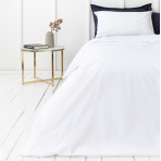 Bedding Set „Pearl“. Bedding sets 135x200, 140x200 cm, 150x200 cm, 160x200 cm, 180x200 cm, 200x200 cm, 200x220 cm, 220x240 cm. Clean white bedding set for a fresh and inviting bedroom atmosphere.