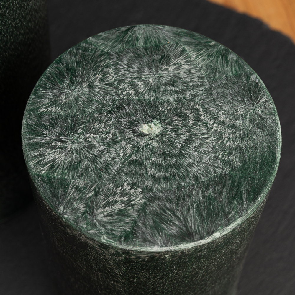 Handmade round candle “Emerald”, 1 piece.