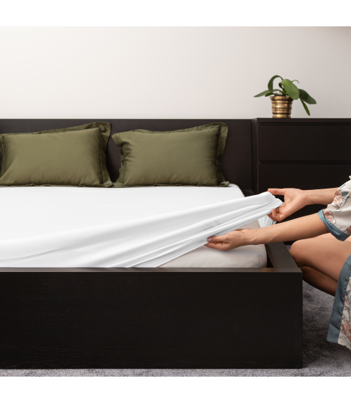 Satin fitted sheet "Classic White". Fittedsheets