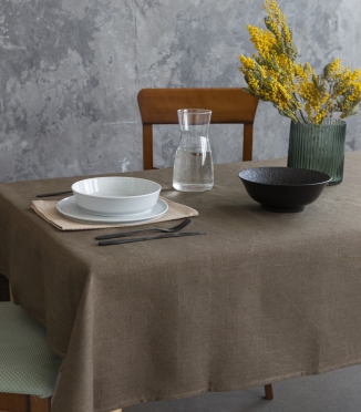 Why Is a Tablecloth So Important on a Festive Table?