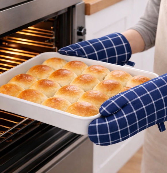 Silicone or Cotton: Which Material Actually Protects Your Hands in the Kitchen