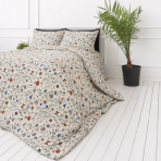 Double duvet cover sets „Countryside“. Green bedding set, 200x200 cm, 200x220 cm. Light botanical bedding design with orange, blue and grey floral motifs Double duvet cover sets „Countryside“. Green bedding set, 200x200 cm, 200x220 cm. Light botanical bedding design with orange, blue and grey floral motifs
