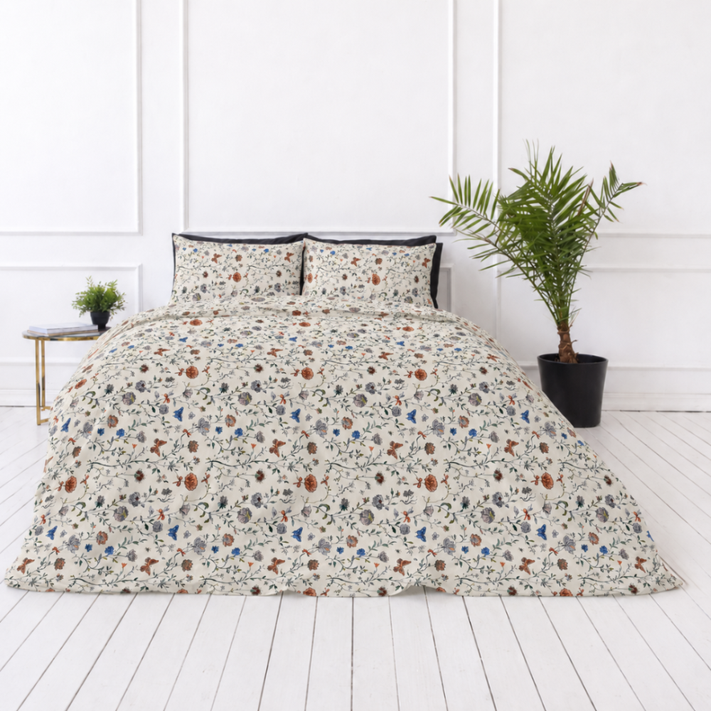 Double duvet cover sets „Countryside“. Green bedding set, 200x200 cm, 200x220 cm. Cream bedding set with a delicate multicoloured meadow flower and butterfly pattern Double duvet cover sets „Countryside“. Green bedding set, 200x200 cm, 200x220 cm. Cream bedding set with a delicate multicoloured meadow flower and butterfly pattern