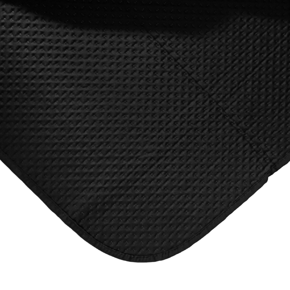 Double-sided bedspread “Black Trapuntino Bedspread”. Blankets, 170x250 cm, 200x250 cm. The black side of the bedspread emphasizes a minimalist sense of luxury, while the gray reverse side adds coziness and light.