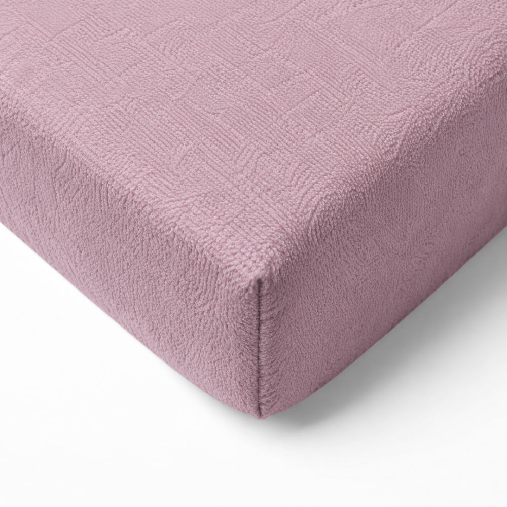 Terry fitted sheet „Hushed Rose frote“. Fitted sheets 180x200, 90x200 cm, 140x200 cm, 160x200 cm, 180x200 cm, 200x220 cm. Pastel pink fitted sheet with fine small loops across the surface. Terry fitted sheet „Hushed Rose frote“. Fitted sheets 180x200, 90x200 cm, 140x200 cm, 160x200 cm, 180x200 cm, 200x220 cm. Pastel pink fitted sheet with fine small loops across the surface.
