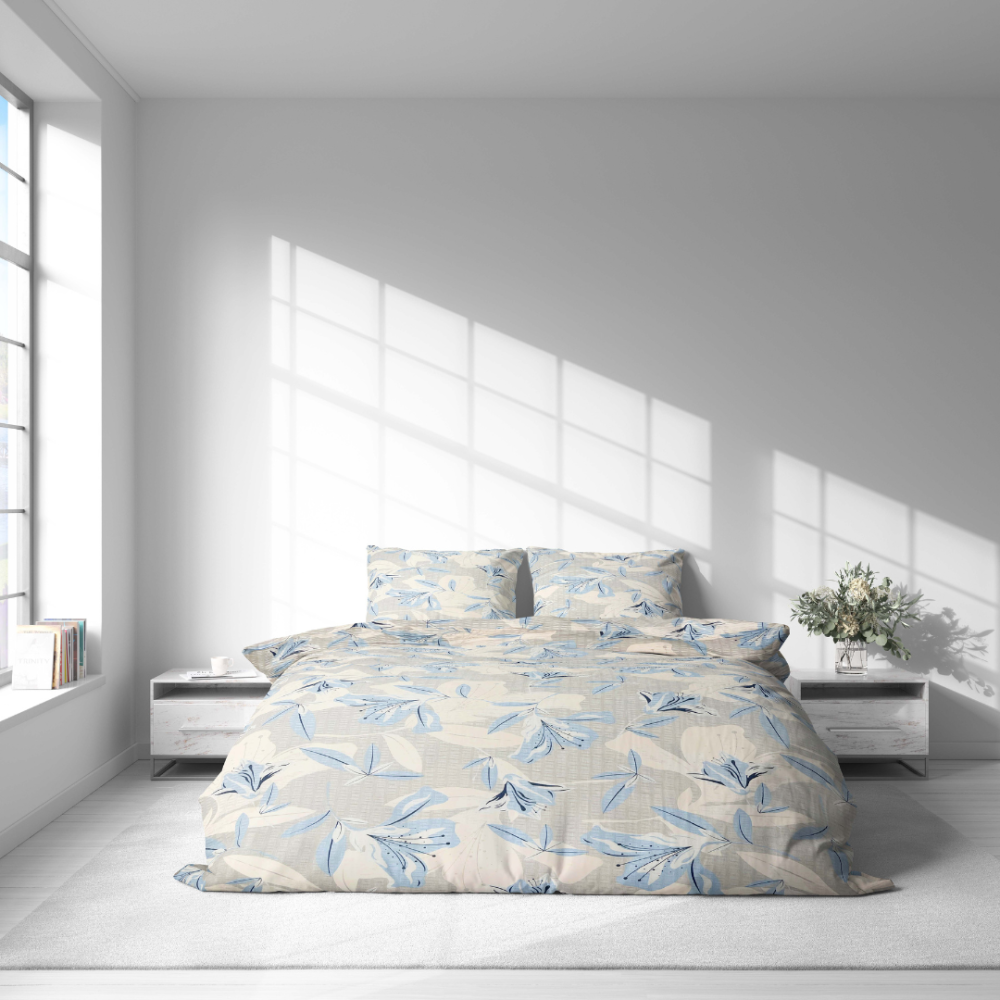 Cotton seersucker bedding set „Ice Lily“. Gray bedding sets, 140x200 cm, 160x200 cm, 200x200 cm, 200x220 cm, 220x240 cm. Bedding set with a blue and white floral pattern that brings a sense of calm and softness to your bedroom.