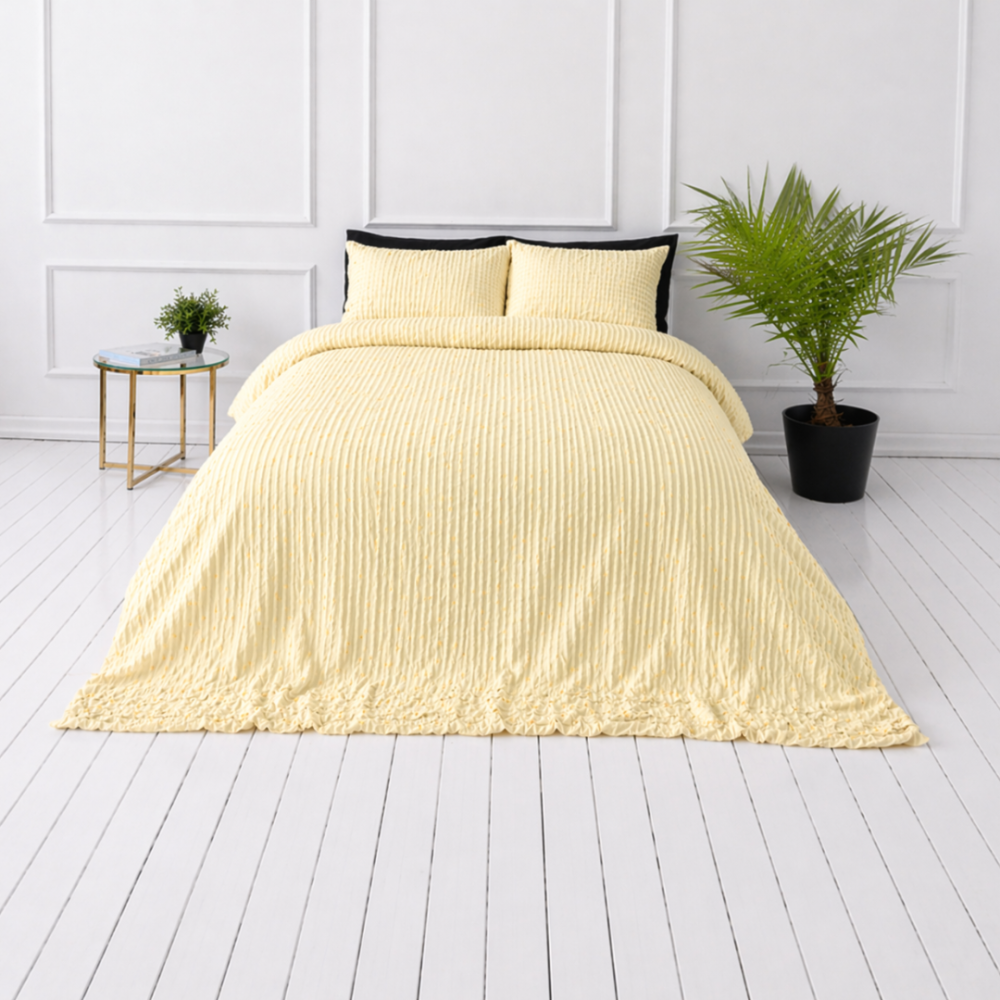 Cotton seersucker bedding set „Kora Yellow“. Bedding sets 155x200, 140x200 cm, 150x200 cm, 160x200 cm, 180x200 cm, 200x200 cm, 200x220 cm, 220x240 cm. Natural tone bedding set with two pillows.