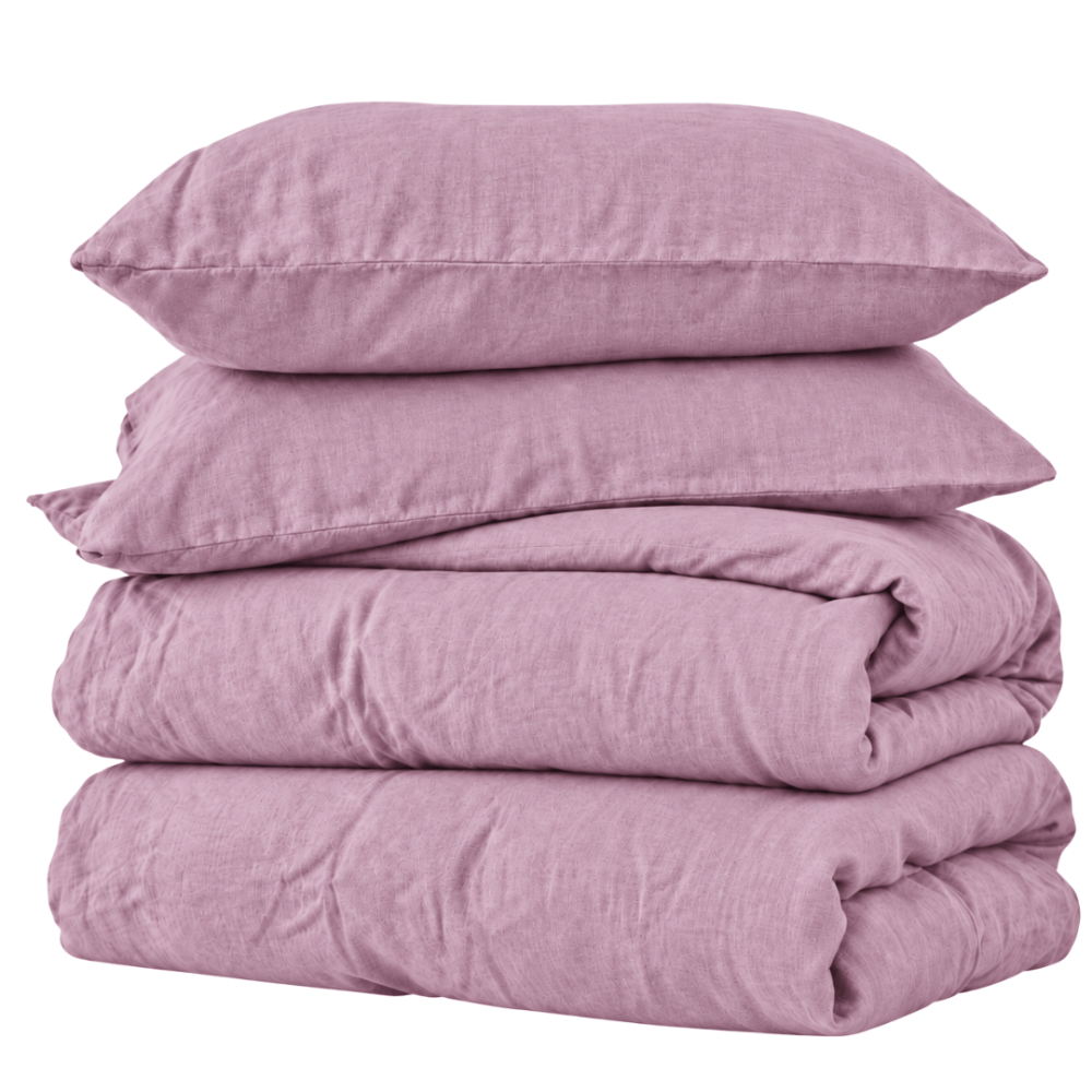 Linen bedding set „Linen Blushfade“. Bedding sets 150x200, 140x200 cm, 150x200 cm, 160x200 cm, 180x200 cm, 200x200 cm, 200x220 cm, 220x240 cm. Soft grape-coloured bedding set with a subtle tonal texture. Linen bedding set „Linen Blushfade“. Bedding sets 150x200, 140x200 cm, 150x200 cm, 160x200 cm, 180x200 cm, 200x200 cm, 200x220 cm, 220x240 cm. Soft grape-coloured bedding set with a subtle tonal texture.