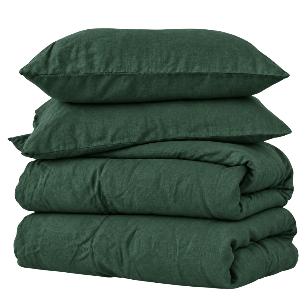 Linen bedding set „Linen Dark Green“. Bedding sets 150x200, 140x200 cm, 150x200 cm, 160x200 cm, 180x200 cm, 200x200 cm, 200x220 cm, 220x240 cm. The bed is covered in dark green linen with two pillows in a light interior. Linen bedding set „Linen Dark Green“. Bedding sets 150x200, 140x200 cm, 150x200 cm, 160x200 cm, 180x200 cm, 200x200 cm, 200x220 cm, 220x240 cm. The bed is covered in dark green linen with two pillows in a light interior.