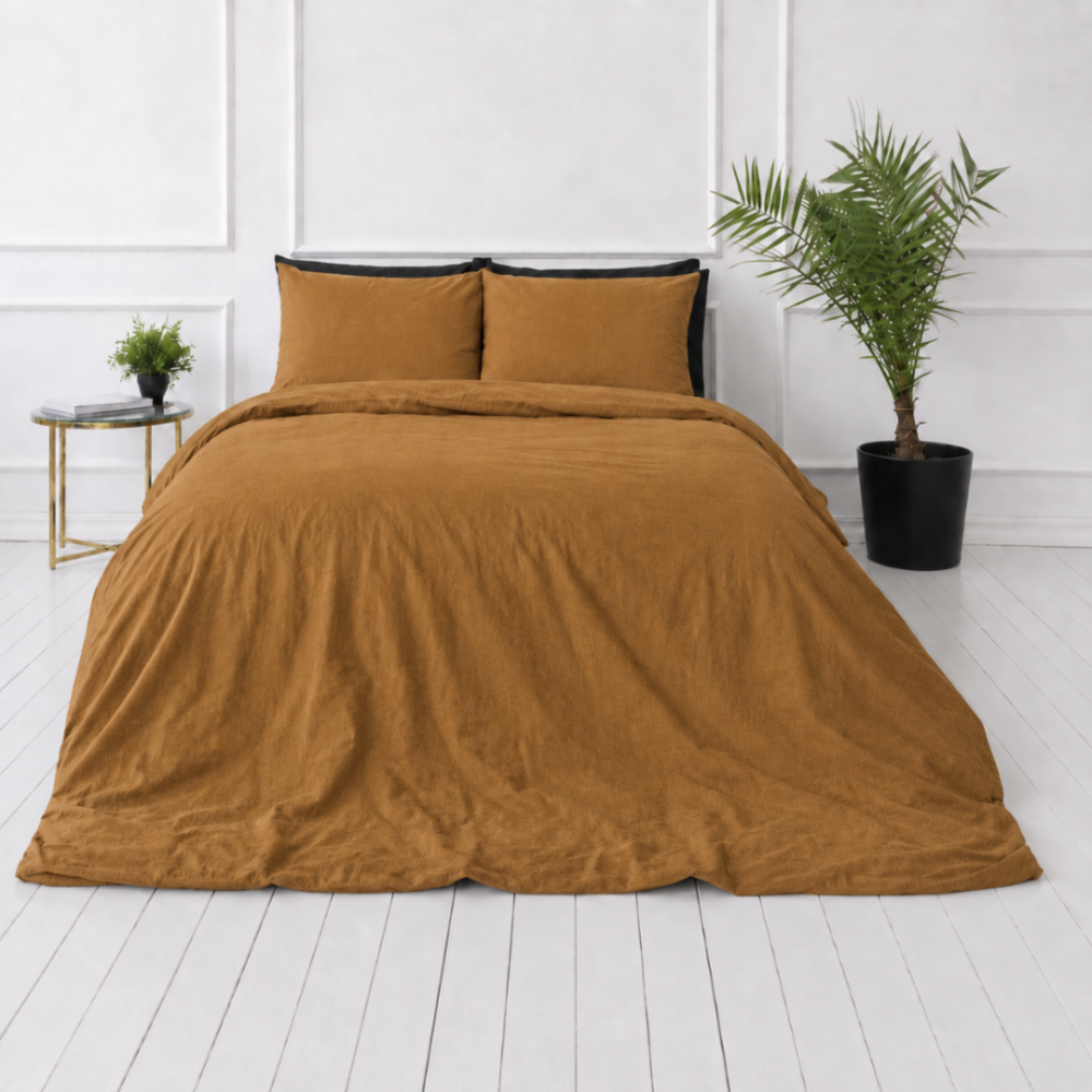 Linen Bedding Set „Linen Mustard“. Bedding sets 150x200, 140x200 cm, 150x200 cm, 160x200 cm, 180x200 cm, 200x200 cm, 200x220 cm, 220x240 cm. Golden brown bedding set with a soft textured pattern. Linen Bedding Set „Linen Mustard“. Bedding sets 150x200, 140x200 cm, 150x200 cm, 160x200 cm, 180x200 cm, 200x200 cm, 200x220 cm, 220x240 cm. Golden brown bedding set with a soft textured pattern.
