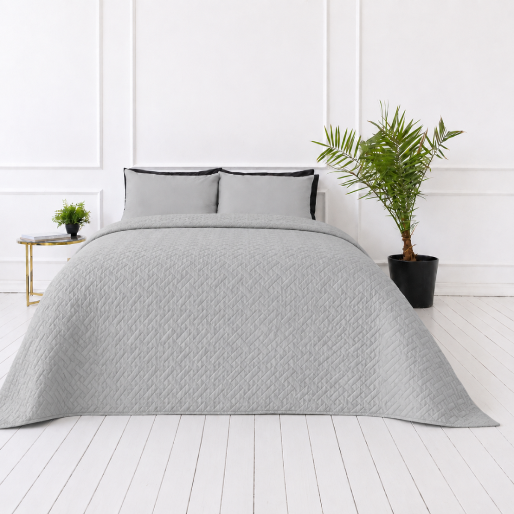 Bedspread “Bedspread Harbor”. Blankets, 210x240 cm. Light grey bedspread with a subtle geometric embossed texture