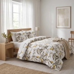 Bedding Set „Auric“. Bedding sets 155x200, 140x200 cm, 150x200 cm, 160x200 cm, 180x200 cm, 200x200 cm, 200x220 cm. Botanical pattern bedding set with green and beige leaves in a modern minimalist bedroom