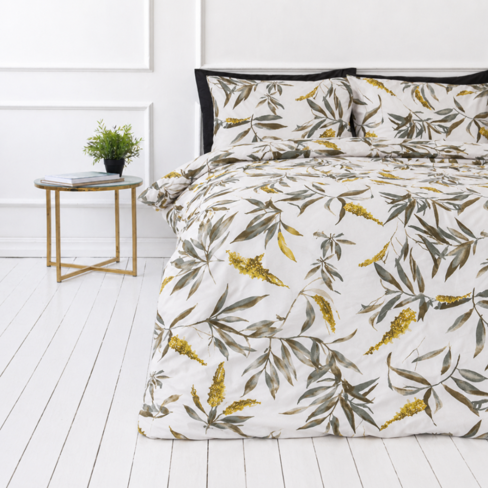 Bedding Set „Auric“. Bedding sets 155x200, 140x200 cm, 150x200 cm, 160x200 cm, 180x200 cm, 200x200 cm, 200x220 cm. Botanical pattern bedding set with green and beige leaves in a modern minimalist bedroom