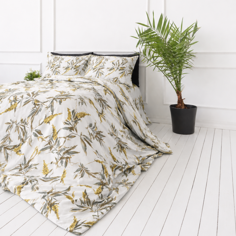 Bedding Set „Auric“. Bedding sets 155x200, 140x200 cm, 150x200 cm, 160x200 cm, 180x200 cm, 200x200 cm, 200x220 cm. Light background bedding with olive leaf pattern.