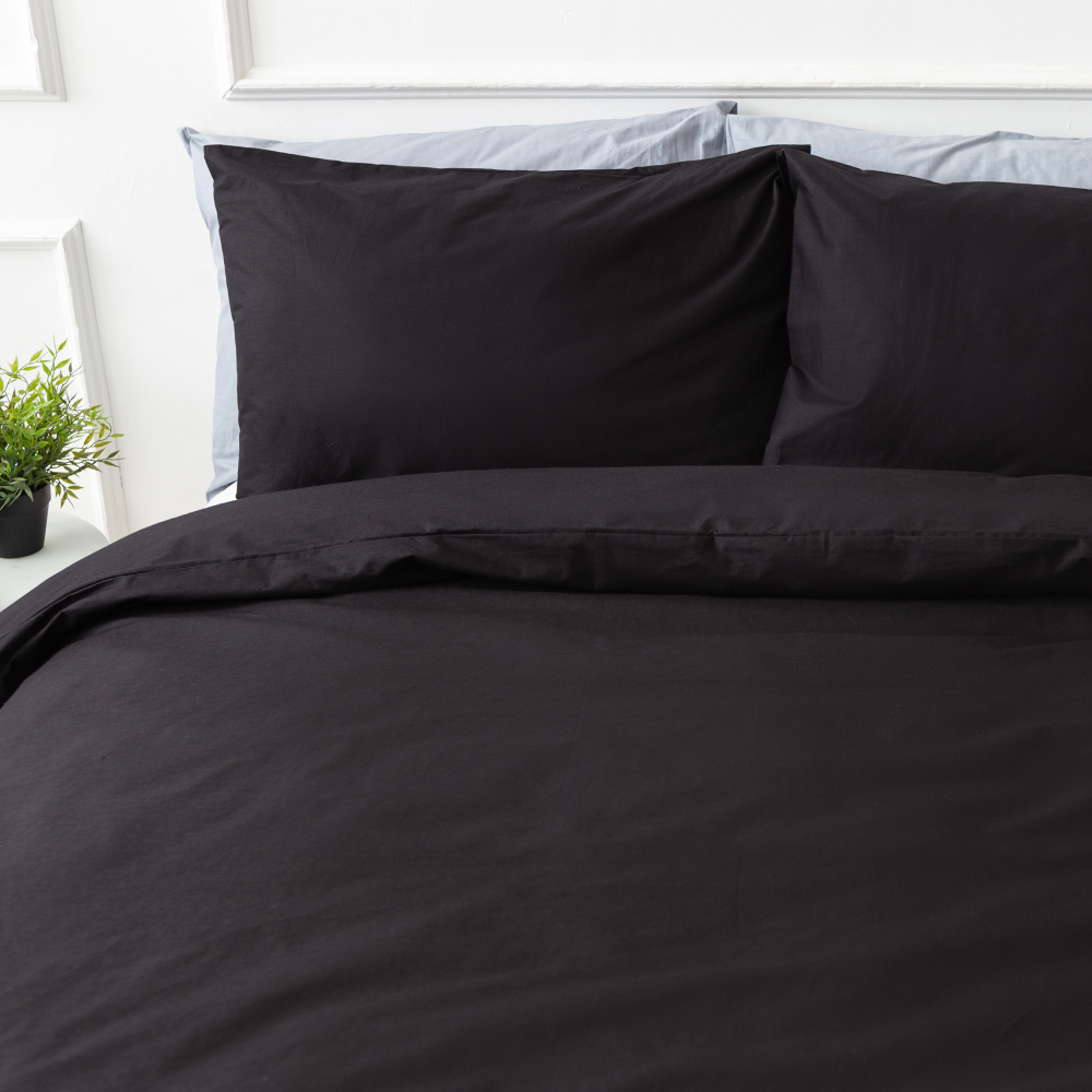 Bedding Set „Black Ranforce“. Black bedding sets, 140x200 cm, 200x200 cm, 200x220 cm. Black bedding set providing a bold and dramatic statement, ideal for modern interiors.