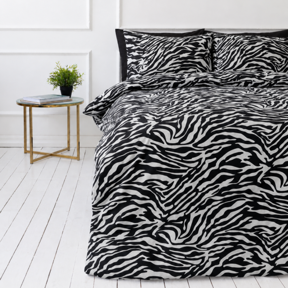Bedding Set „Black Safari“. Bedding sets 155x200, 140x200 cm, 150x200 cm, 160x200 cm, 180x200 cm, 200x200 cm, 200x220 cm, 220x240 cm. Bedding set with a contrasting black and white zebra design Bedding Set „Black Safari“. Bedding sets 155x200, 140x200 cm, 150x200 cm, 160x200 cm, 180x200 cm, 200x200 cm, 200x220 cm, 220x240 cm. Bedding set with a contrasting black and white zebra design