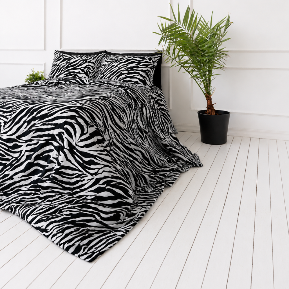 Bedding Set „Black Safari“. Bedding sets 155x200, 140x200 cm, 150x200 cm, 160x200 cm, 180x200 cm, 200x200 cm, 200x220 cm, 220x240 cm. Black and white bedding with irregular zebra stripes Bedding Set „Black Safari“. Bedding sets 155x200, 140x200 cm, 150x200 cm, 160x200 cm, 180x200 cm, 200x200 cm, 200x220 cm, 220x240 cm. Black and white bedding with irregular zebra stripes