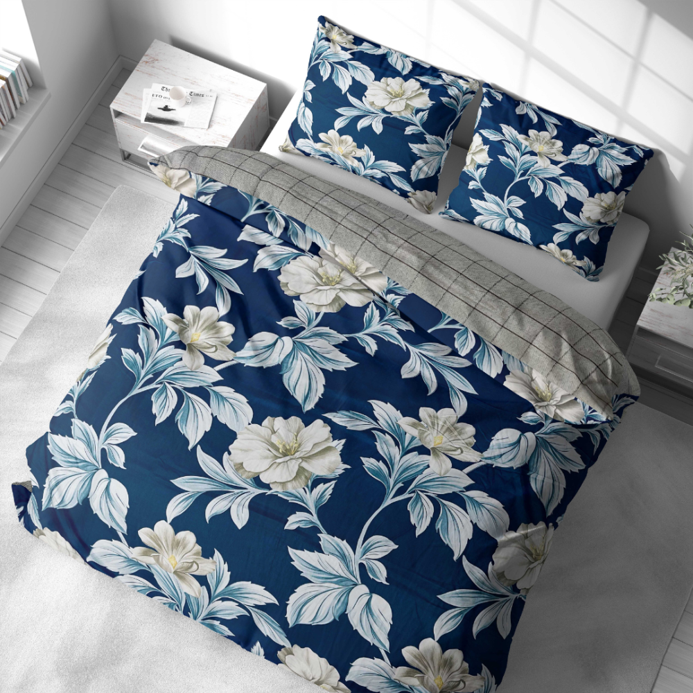 Bedding Set „Blue Grace“. Bedding sets 155x200, 140x200 cm, 150x200 cm, 160x200 cm, 180x200 cm, 200x200 cm, 200x220 cm. Classic-style bedding set with blue background and floral design.