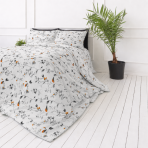 Bedding Set „Blushing Flora“. Gray bedding sets, 140x200 cm, 200x200 cm, 200x220 cm. Bedding set with a white background, grey leaves and orange accents.