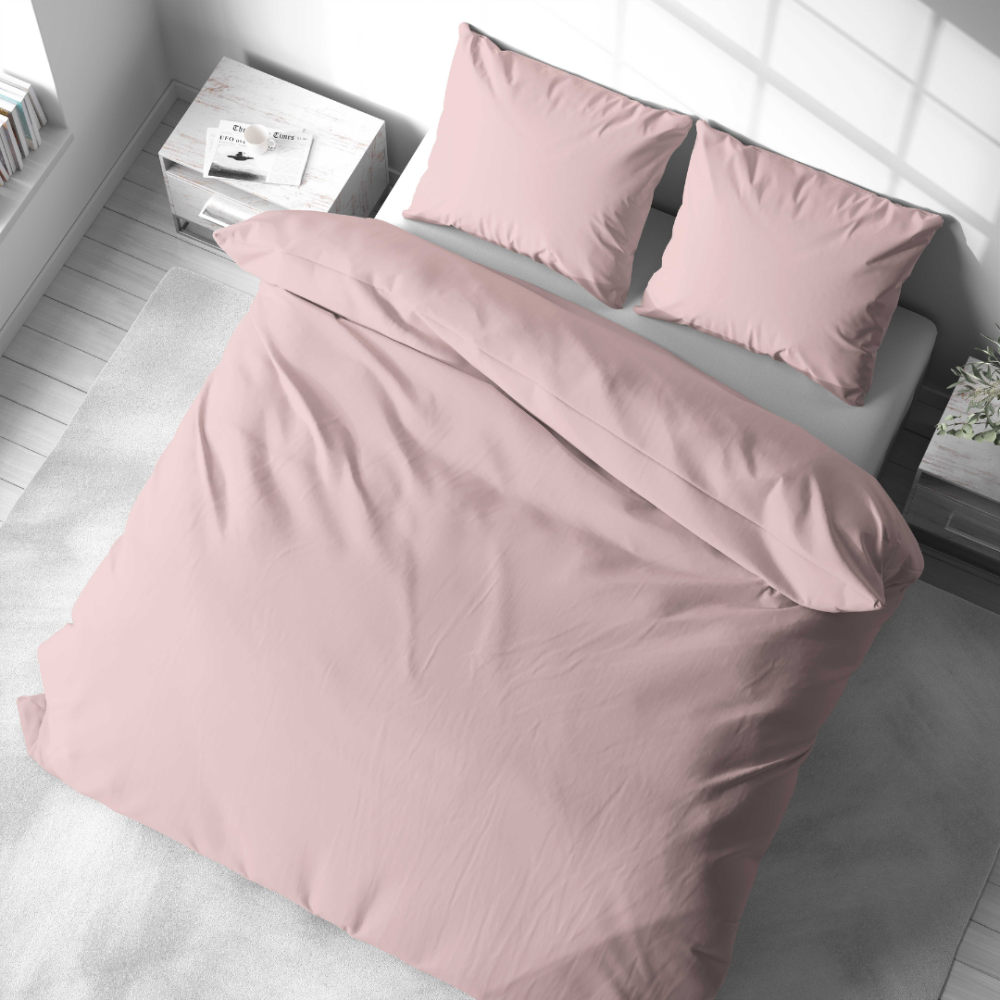 Bedding Set „Bubblegum“. Bedding sets 155x200, 140x200 cm, 150x200 cm, 160x200 cm, 180x200 cm, 200x200 cm, 200x220 cm, 220x240 cm. Solid pink duvet and pillows in a modern room setting.