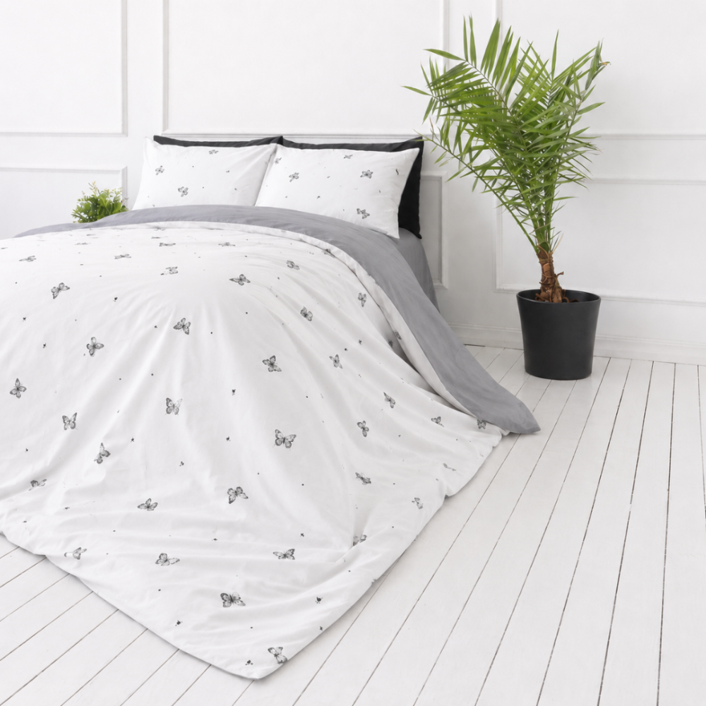 Bedding Set „Butterfly“. Patterned bedding sets, 140x200 cm, 200x200 cm, 200x220 cm. Reversible white and grey bedding with butterfly motifs Bedding Set „Butterfly“. Patterned bedding sets, 140x200 cm, 200x200 cm, 200x220 cm. Reversible white and grey bedding with butterfly motifs