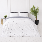 Bedding Set „Butterfly“. Patterned bedding sets, 140x200 cm, 200x200 cm, 200x220 cm. Bedding set with a white base and subtle grey butterflies Bedding Set „Butterfly“. Patterned bedding sets, 140x200 cm, 200x200 cm, 200x220 cm. Bedding set with a white base and subtle grey butterflies