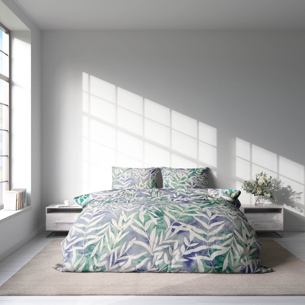 Bedding Set „Luminous“. Gray bedding sets, 160x200 cm, 200x200 cm, 200x220 cm. Elegant blue and green bedding set adorned with white branches and long leaves, creating a tranquil and fresh ambiance.