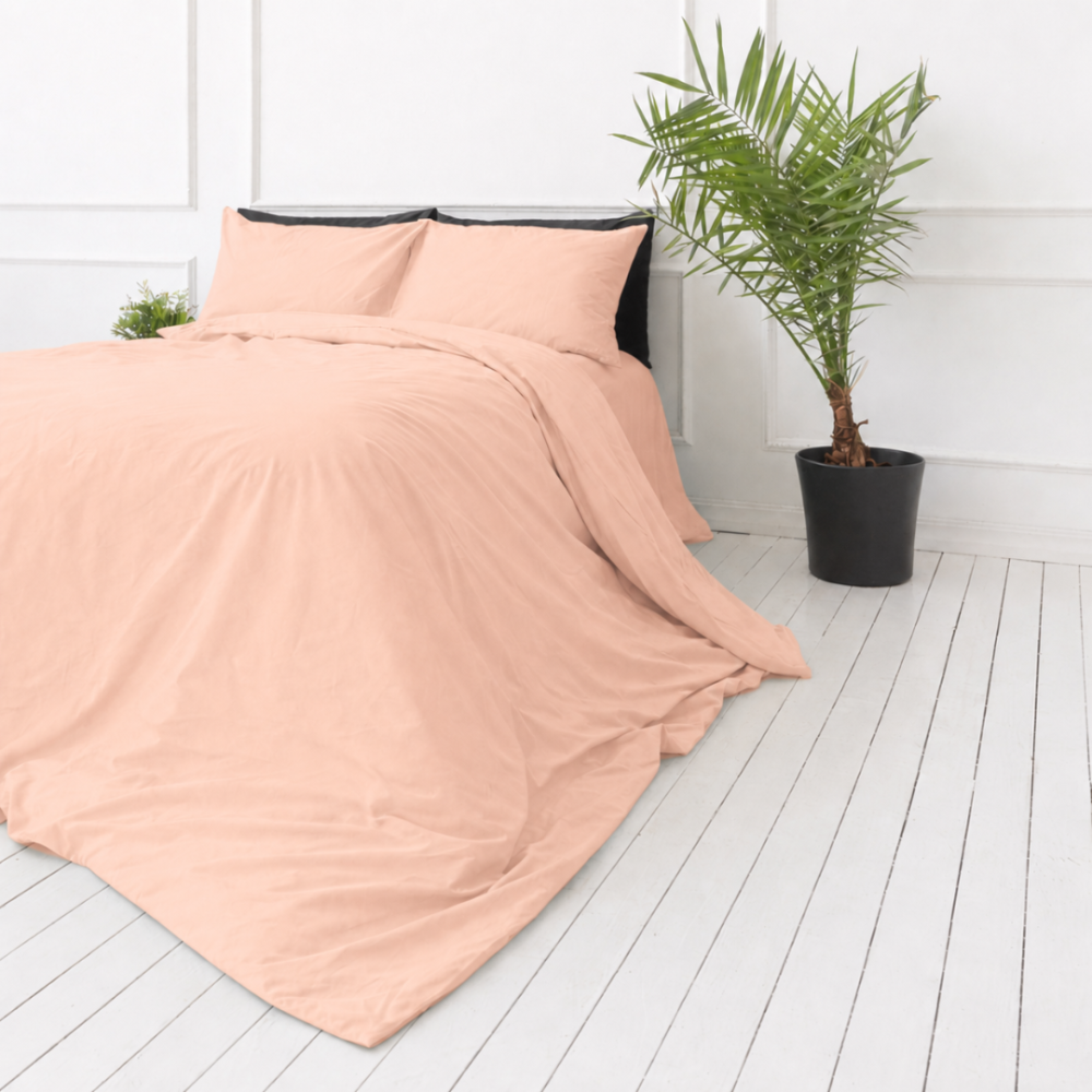Bedding Set „Coral“. Bedding sets 155x200, 140x200 cm, 200x200 cm, 200x220 cm, 220x240 cm. Classic coral-colored bedding set, perfect for a fresh bedroom look. Bedding Set „Coral“. Bedding sets 155x200, 140x200 cm, 200x200 cm, 200x220 cm, 220x240 cm. Classic coral-colored bedding set, perfect for a fresh bedroom look.