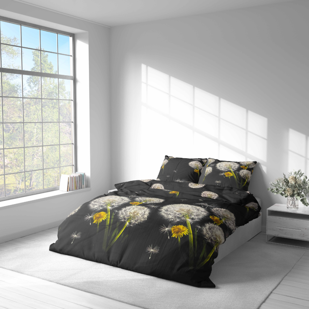 Bedding Set „Dandelion Night“. Patterned bedding sets, 140x200 cm, 200x200 cm, 200x220 cm. A pattern of dandelions and yellow flowers stands out against the black bedding background.