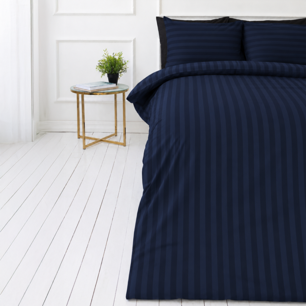 Bedding Set „Dark Blue Stripes“. Patterned bedding sets, 140x200 cm, 150x200 cm, 160x200 cm, 180x200 cm, 200x200 cm, 200x220 cm. Luxurious dark blue bedding set featuring a subtle stripe pattern for a modern and stylish look. Bedding Set „Dark Blue Stripes“. Patterned bedding sets, 140x200 cm, 150x200 cm, 160x200 cm, 180x200 cm, 200x200 cm, 200x220 cm. Luxurious dark blue bedding set featuring a subtle stripe pattern for a modern and stylish look.