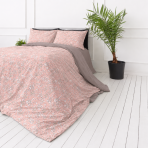 Bedding Set „Ditsy“. Pink bedding, 140x200 cm, 200x200 cm, 200x220 cm. Bedding set with a pink base and soft floral motifs Bedding Set „Ditsy“. Pink bedding, 140x200 cm, 200x200 cm, 200x220 cm. Bedding set with a pink base and soft floral motifs