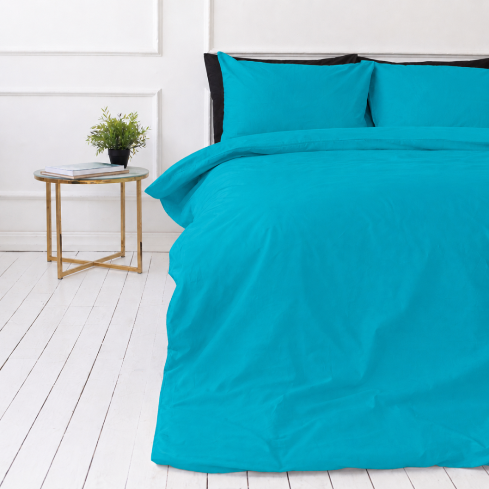 Bedding Set „Dreamy Waters“. Bedding sets 135x200, 140x200 cm, 150x200 cm, 160x200 cm, 180x200 cm, 200x200 cm, 200x220 cm, 220x240 cm. Vibrant cyan bedding set designed to add a cool, calming touch to your space, perfect for a modern and tranquil bedroom look.