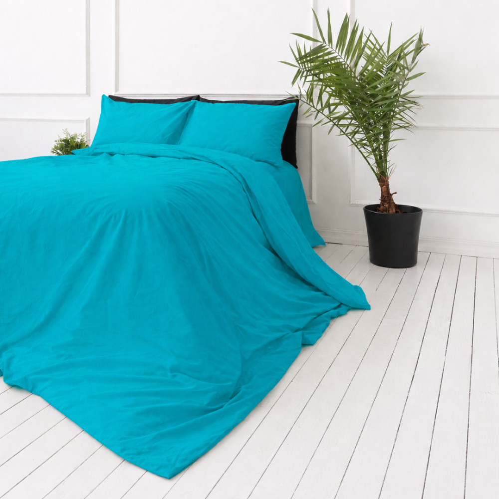 Bedding Set „Dreamy Waters“. Bedding sets 135x200, 140x200 cm, 150x200 cm, 160x200 cm, 180x200 cm, 200x200 cm, 200x220 cm, 220x240 cm. Bright cyan bedding set, offering a refreshing pop of color to your room, creating a peaceful and stylish sleeping environment.
