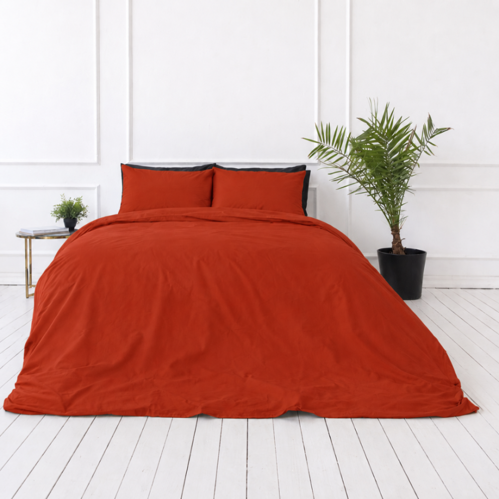 Bedding Set „Dry Tomato“. Bedding sets 155x200, 140x200 cm, 150x200 cm, 160x200 cm, 180x200 cm, 200x200 cm, 200x220 cm, 220x240 cm. Bold brick-red bedding design in a solid colour.