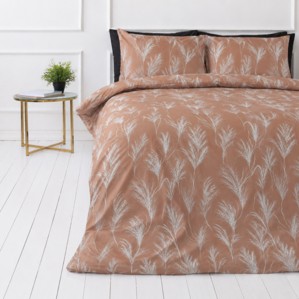 Bedding Set „Elara“. Bedding sets 155x200, 140x200 cm, 150x200 cm, 160x200 cm, 180x200 cm, 200x200 cm, 200x220 cm, 220x240 cm. Warm terracotta bedding set with a feathery pattern Bedding Set „Elara“. Bedding sets 155x200, 140x200 cm, 150x200 cm, 160x200 cm, 180x200 cm, 200x200 cm, 200x220 cm, 220x240 cm. Warm terracotta bedding set with a feathery pattern