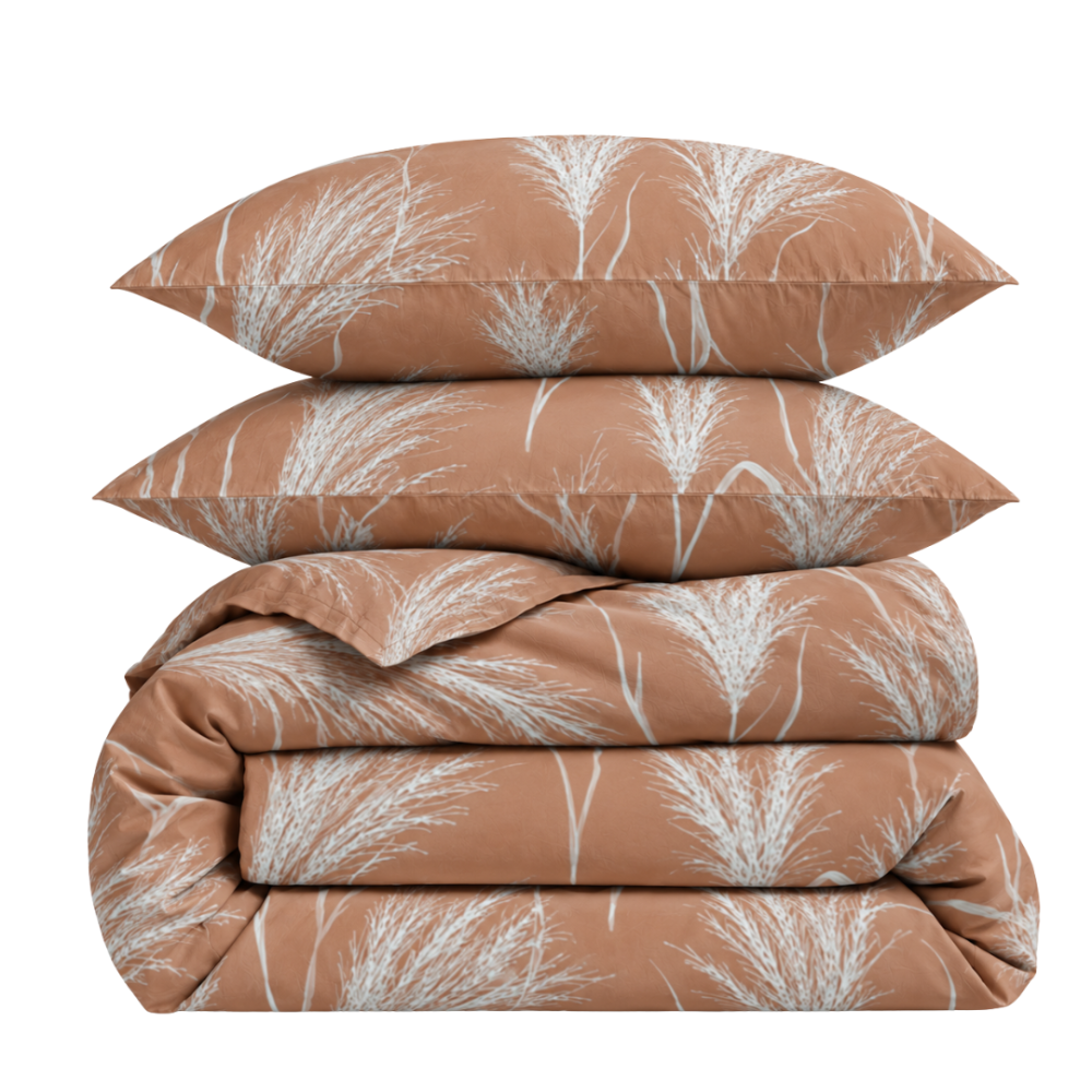 Bedding Set „Elara“. Bedding sets 155x200, 140x200 cm, 150x200 cm, 160x200 cm, 180x200 cm, 200x200 cm, 200x220 cm, 220x240 cm. Brown-peach bedding set with white botanical motifs Bedding Set „Elara“. Bedding sets 155x200, 140x200 cm, 150x200 cm, 160x200 cm, 180x200 cm, 200x200 cm, 200x220 cm, 220x240 cm. Brown-peach bedding set with white botanical motifs