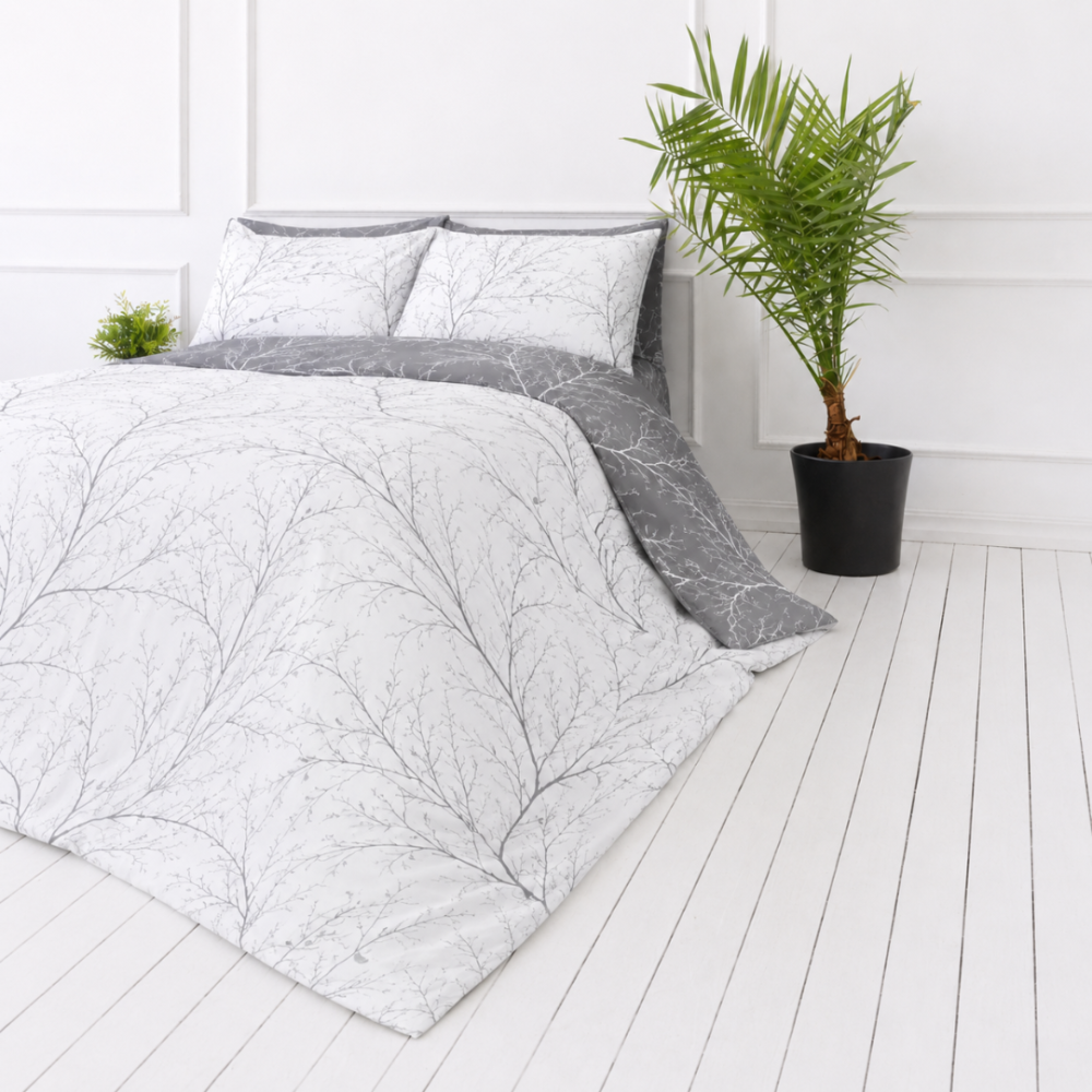 Bedding Set „Woodland Gray“. Patterned bedding sets, 140x200 cm, 200x200 cm, 200x220 cm. Reversible grey and white bedding with a delicate branch design Bedding Set „Woodland Gray“. Patterned bedding sets, 140x200 cm, 200x200 cm, 200x220 cm. Reversible grey and white bedding with a delicate branch design